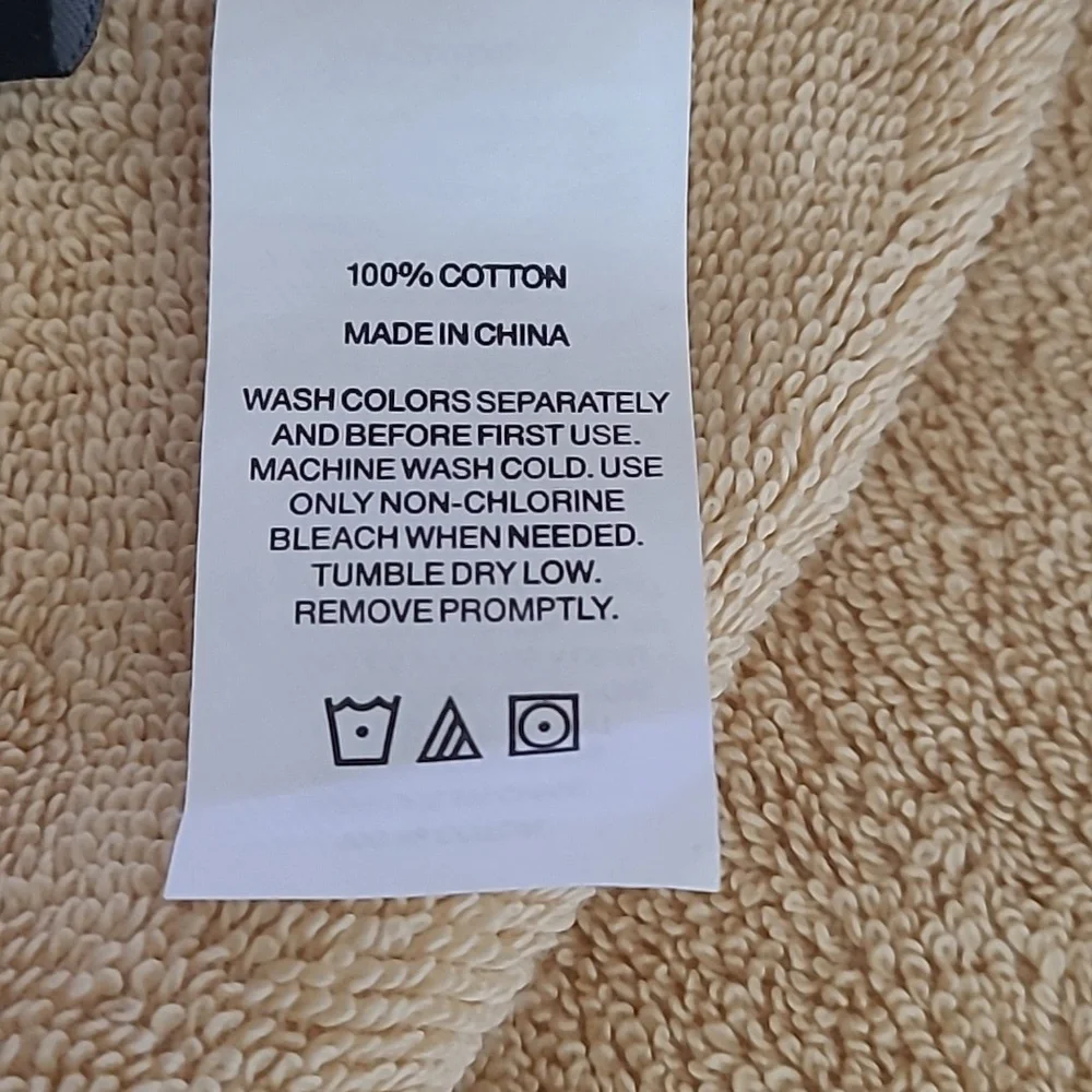 DKNY & LOFT Bath Towel Set